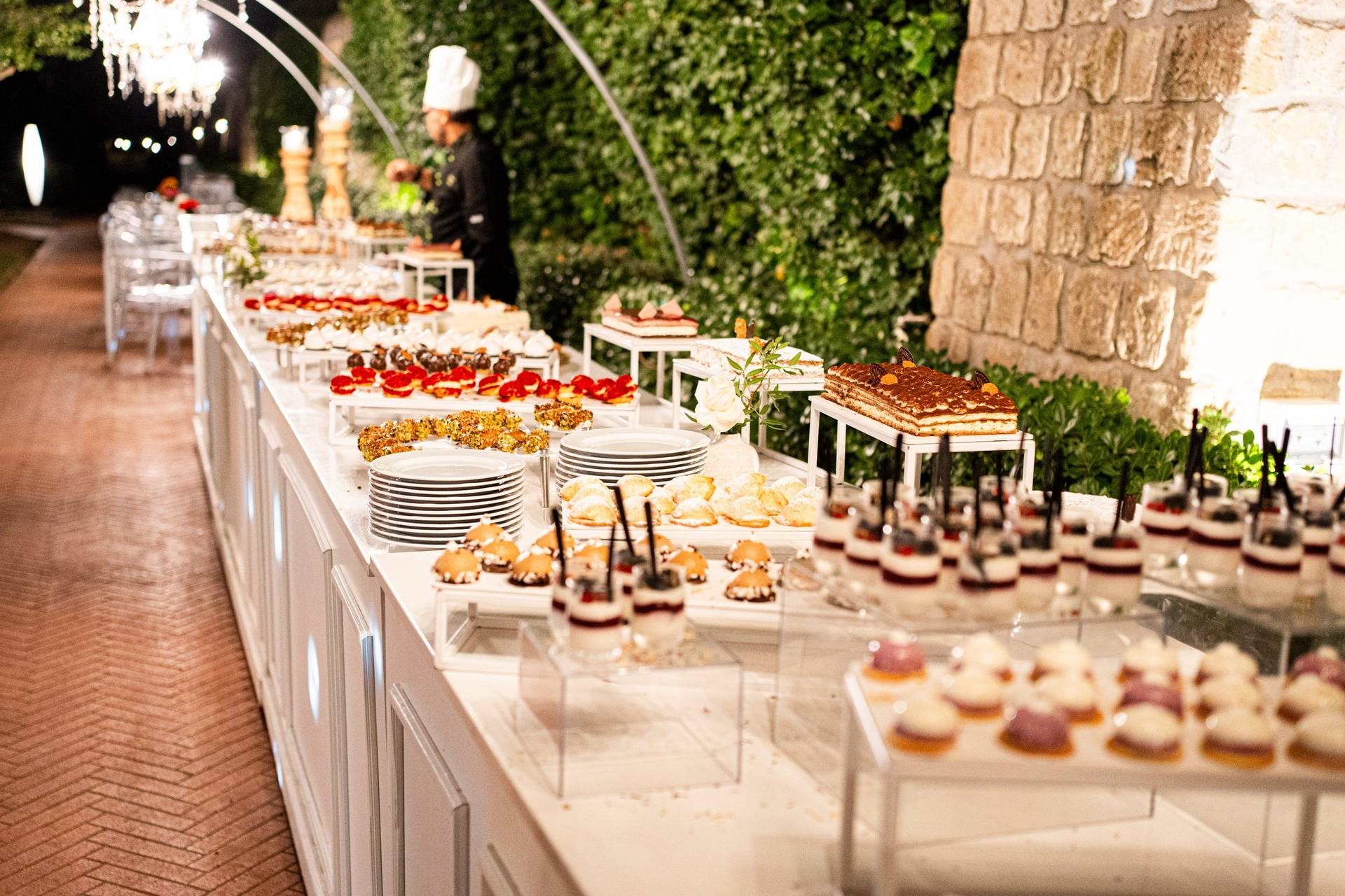 Buffet dolci Villa Soglia con allestimento elegante